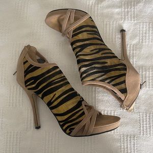 Gorgeous gold zebra print